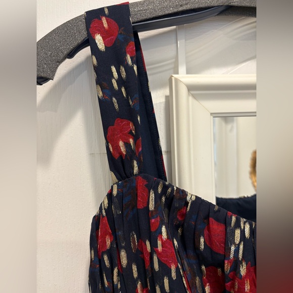 SALONI Dress 🌹 - Picture 5 of 8